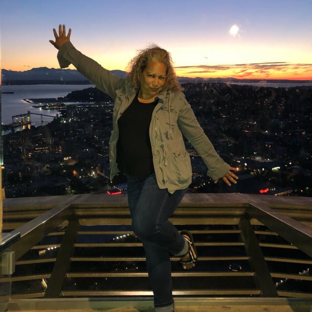 Meet your Posher, Almira